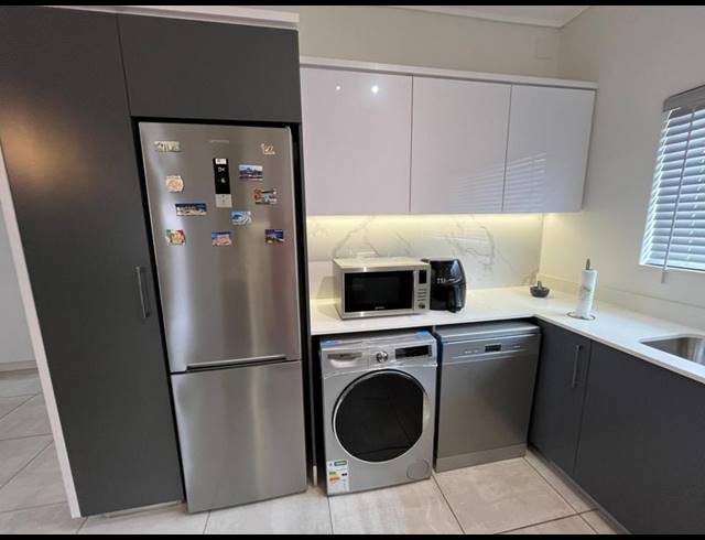 3 BEDROOM APARTMENT FOR SALE IN UMHLANGA ROCKS